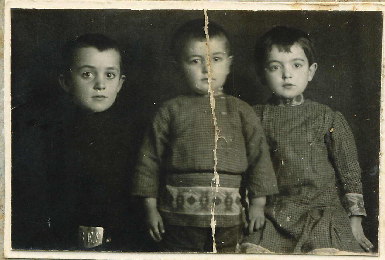 1912 Владимир, Давид и Вера